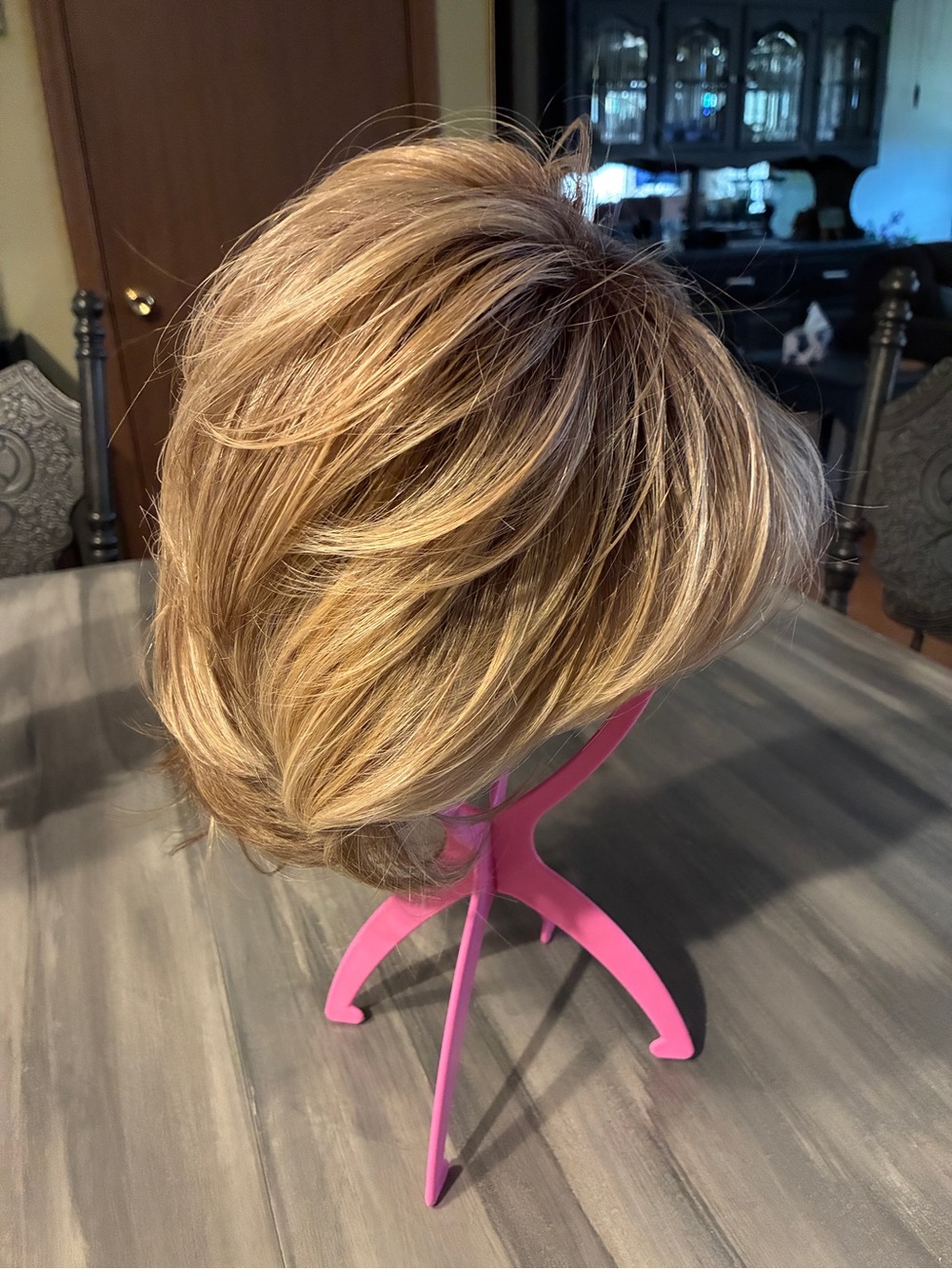 Jon Renau Blonde Layered Short Wig - Natural Golden Blonde. Synthetic. Beautifu. - Picture 8 of 8